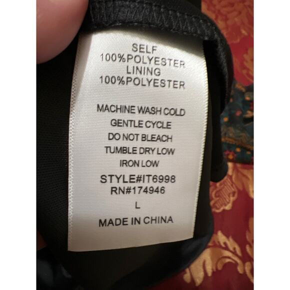 Hailey & Co Smocked Print Long Sleeve Tie Neck Blouse Top Size L - Picture 9 of 9